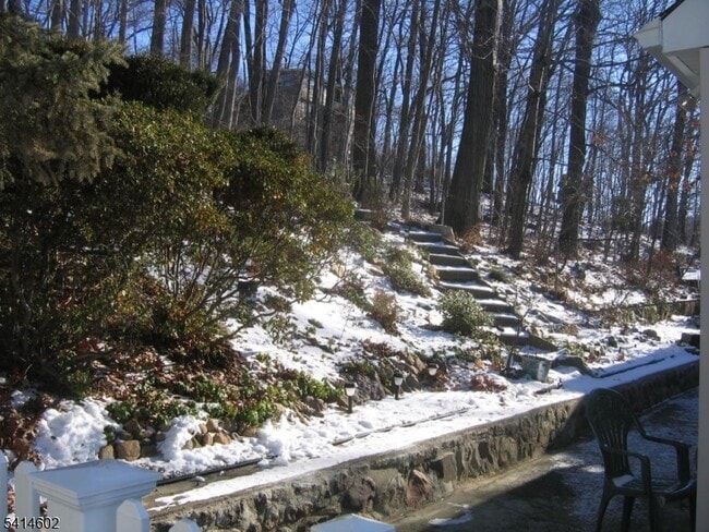 Building Photo - 83 Chestnut Hill Dr W