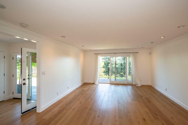 Building Photo - 920 Stagi Ct