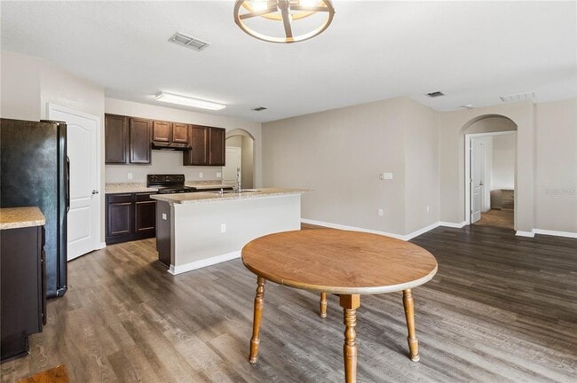 Building Photo - 2318 Sequoia Way