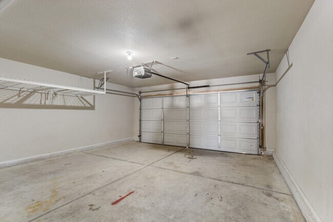 Building Photo - 3212 Oriental Ave