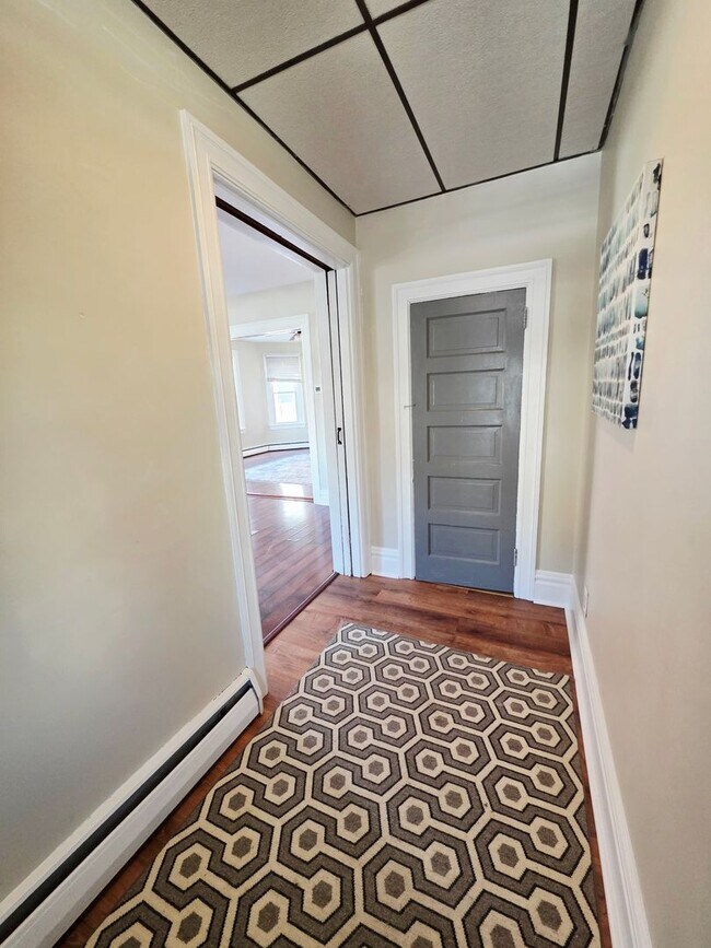 Building Photo - 20 Walnut St