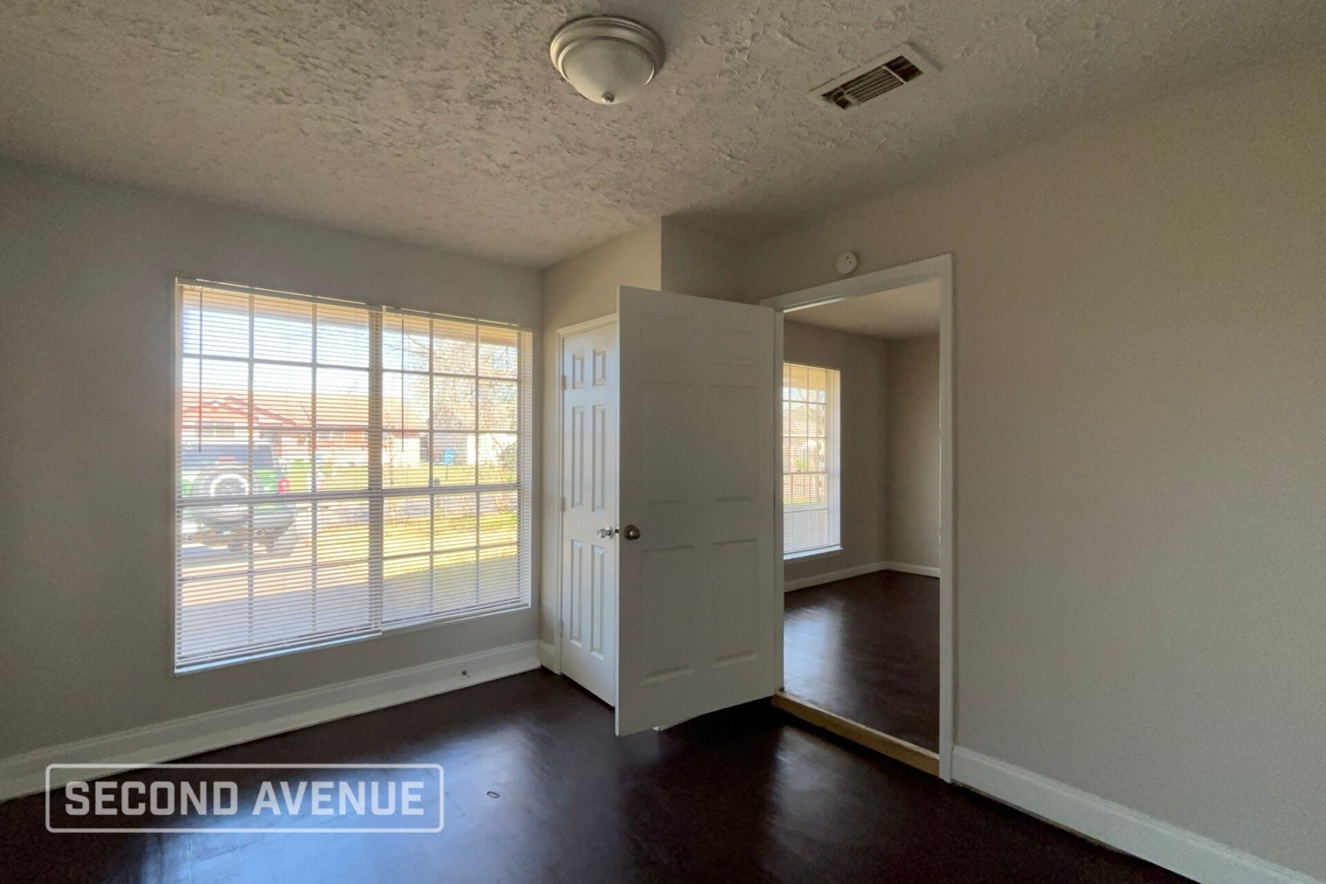 Building Photo - 3302 Charriton Dr