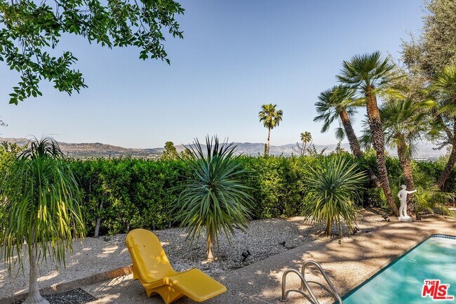 Building Photo - 4965 Calvin Ave