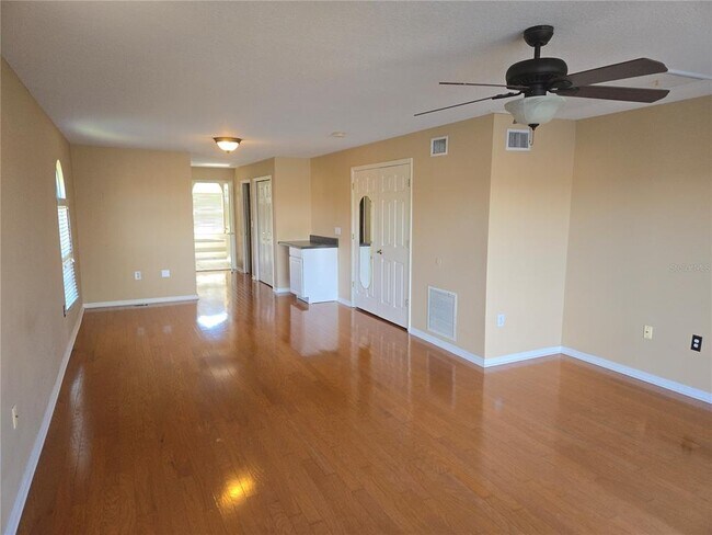 Building Photo - 2648 Sabal Springs Dr