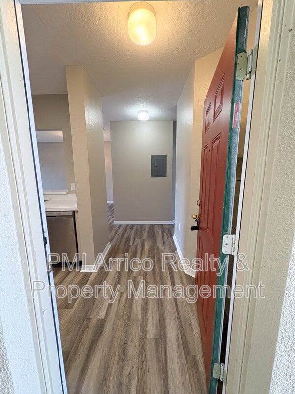 Building Photo - 6019 Portsdale Pl