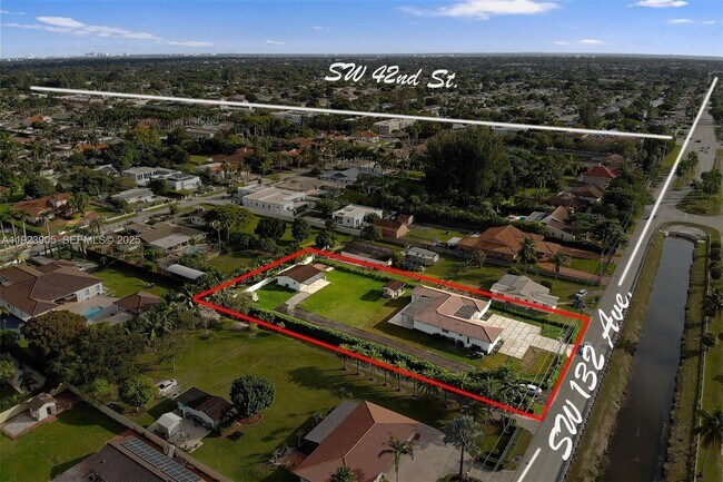 Building Photo - 3801 SW 132nd Ave