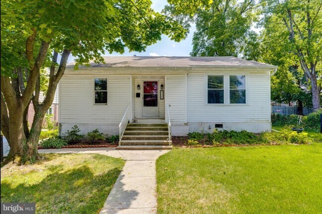 Primary Photo - 905 Regester Ave