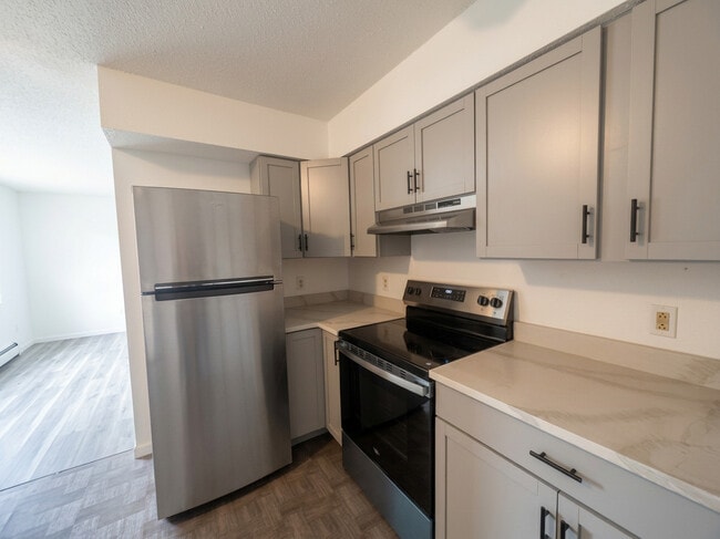 Kitchen - 12 Cedars