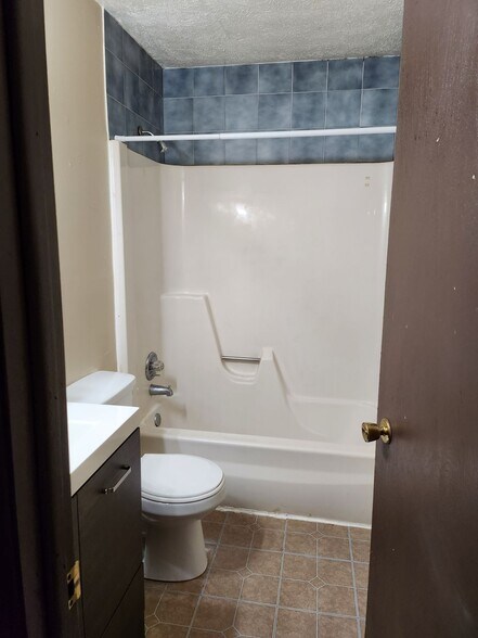 Building Photo - 735 Mauro Cir SE