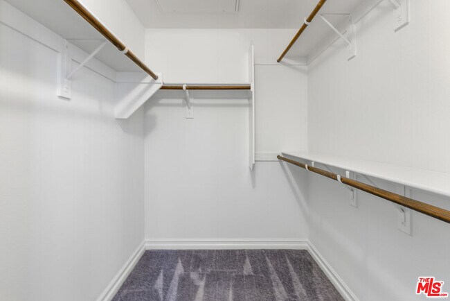 Building Photo - 629 Traction Ave