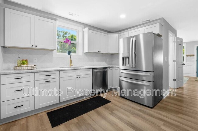 Building Photo - 610 N 10th St