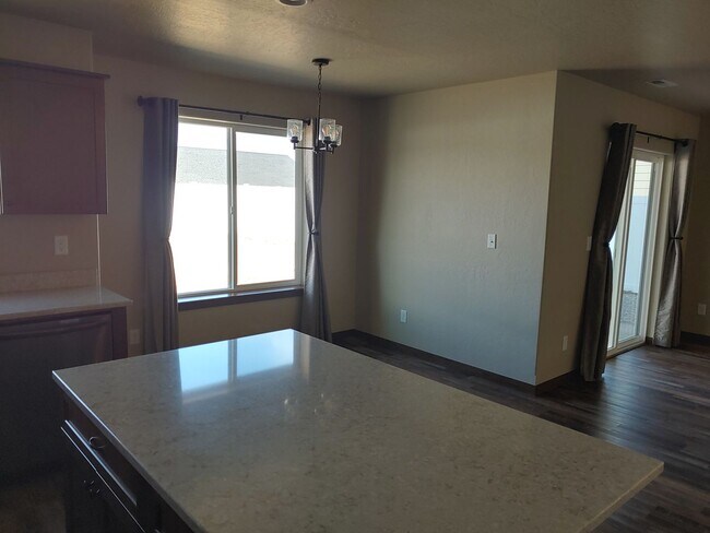 Building Photo - Beautiful New Home in Post Falls-Dog Friendly