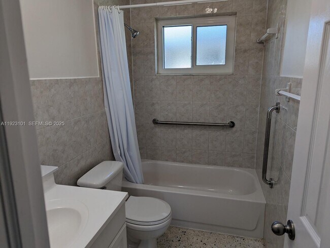 Building Photo - 3556 SW 13th Terrace