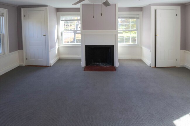 Building Photo - Beautiful 3-Bedroom Colonial on 1.3 Acres ...