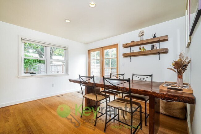 Building Photo - Your West Seattle Retreat – Hot Tub, Firep...