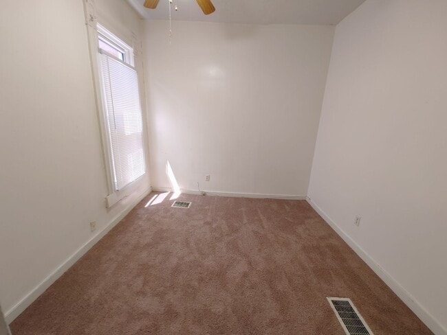 Building Photo - COMPLETELY UPDATED!! 2 bed/1 bath Close to Wexner Medical Center!