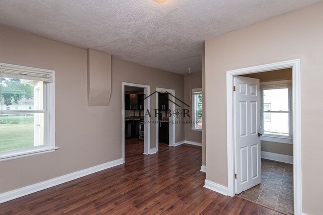 Building Photo - Charming Remodeled 3 bed 2 bath House!