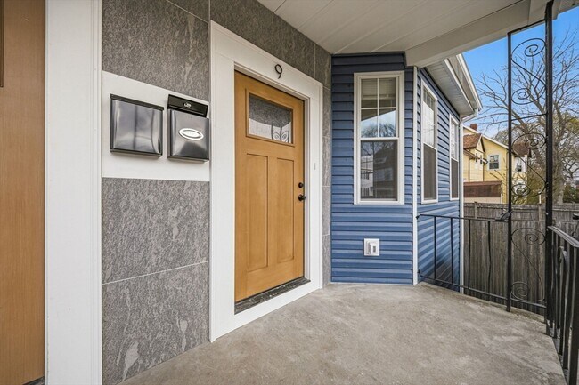 Building Photo - 9 Logan Ave