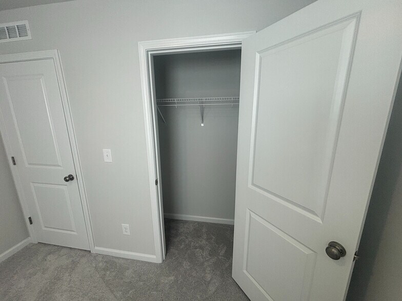 Building Photo - Room in Townhome on Carolina Spgs Blvd