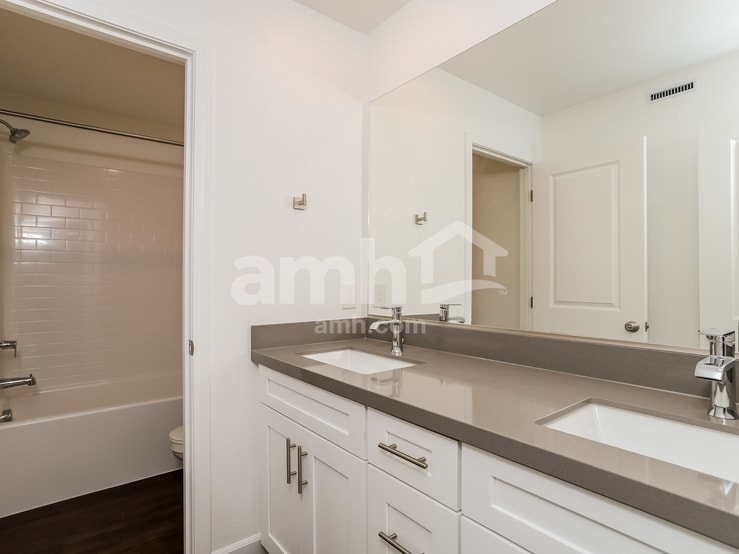 Building Photo - 10093 Potomac St