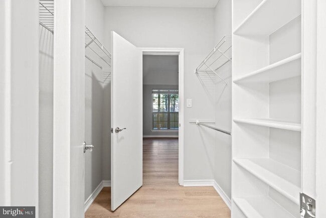 Building Photo - 3909 Penderview Dr