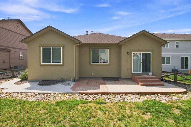 Building Photo - 8238 Hollygrape Ln