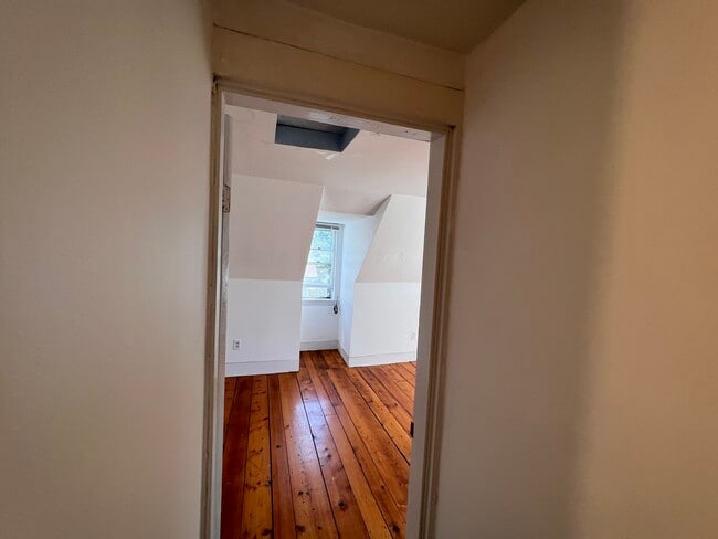 Building Photo - 21 Sawin St