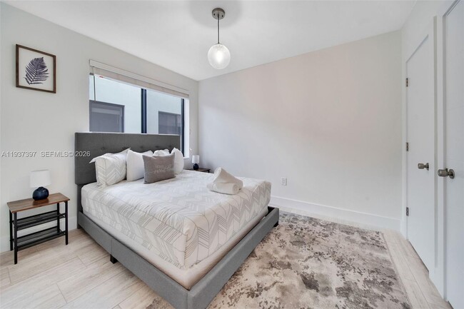 Building Photo - 2162 SW 14th Terrace