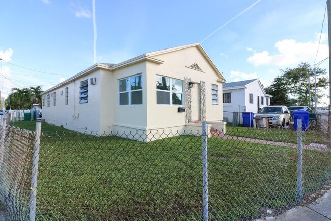 Building Photo - Available now! Bedroom For Rent In Shared Home (shared kitchen and 2 baths)