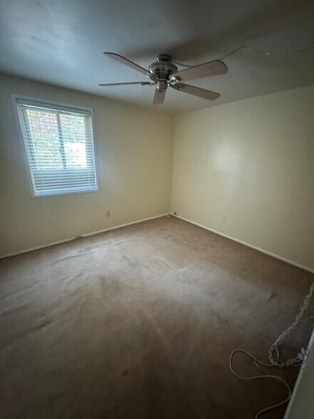 first bedroom is carpet - 19621 Sparr Spring Rd