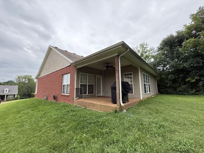 Building Photo - Spacious 3BR Home with Bonus Room in Prime...