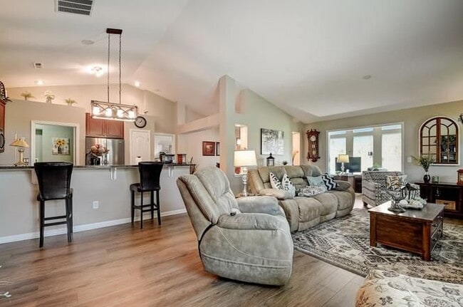 Building Photo - 15884 Brixton Dr