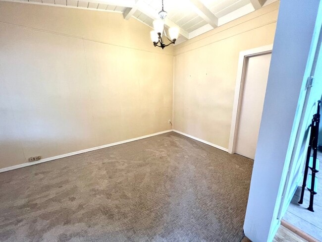 Building Photo - Archer Manor - Apply NOW!!
