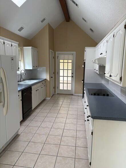 KItchen - 2738 Hickory Bend Dr