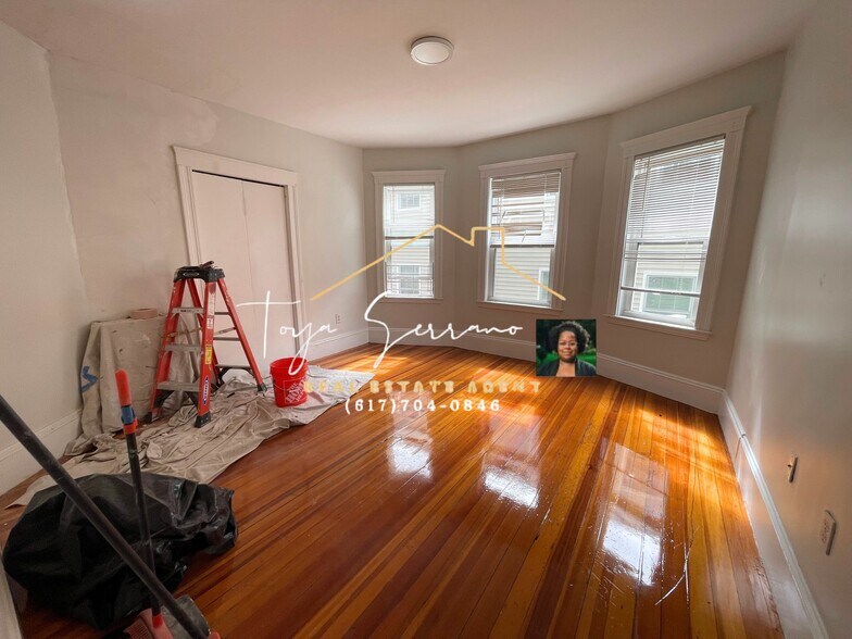 Building Photo - 37 Ridgewood St