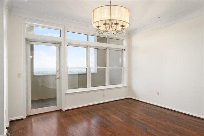 Building Photo - 3334 Peachtree Rd NE