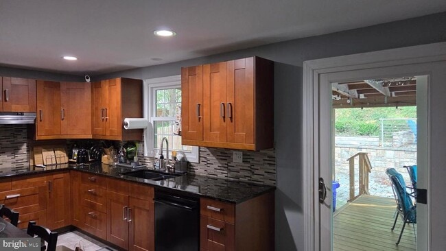 Building Photo - 16549 Sioux Ln