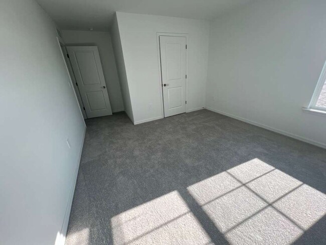 Building Photo - 17476 Happytrails St