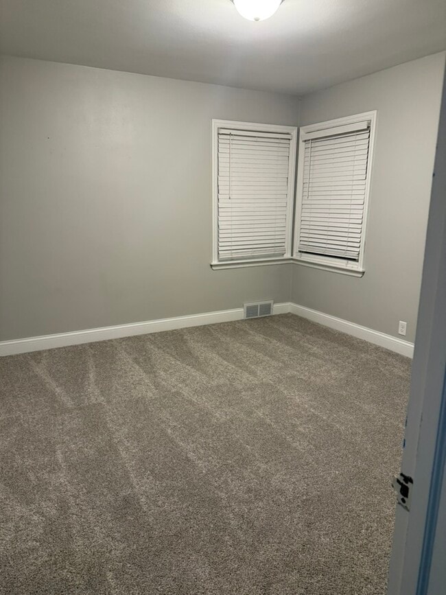 Building Photo - 4202 N Devon Ln