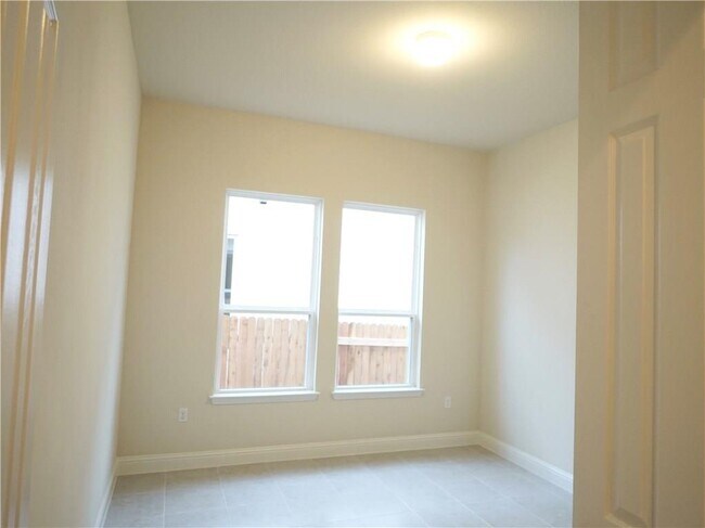 Building Photo - 14928 Iveans Way