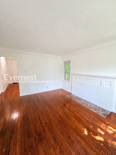 Building Photo - 10620 McKinney St
