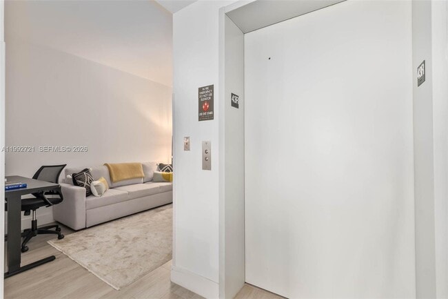 Building Photo - 1010 Brickell Ave