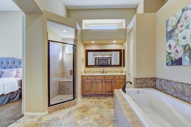 Building Photo - 8010 E Wingspan Way