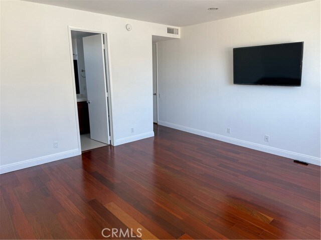 Building Photo - 116 N Swall Dr