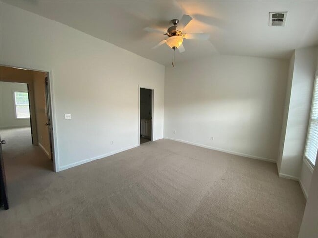 Building Photo - 3231 Greenwood Oak Dr