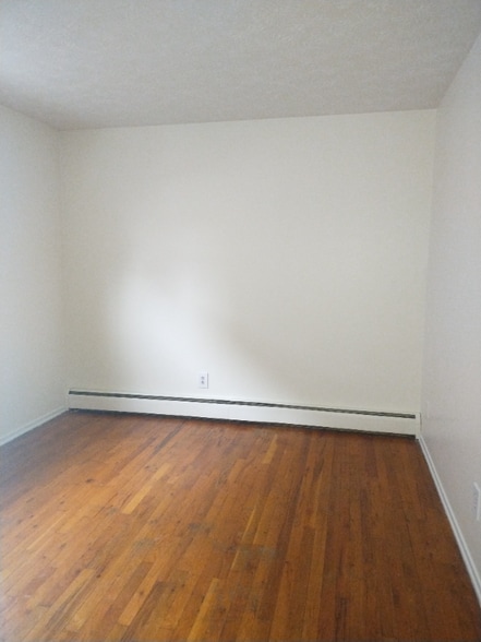 Building Photo - 2044 Mills Ave