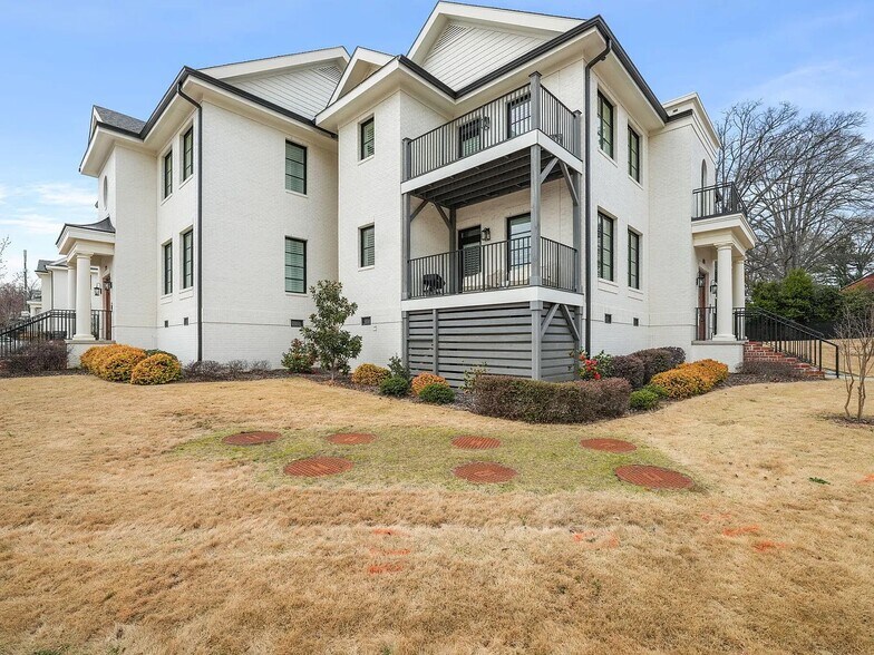Building Photo - 605 Smedes Pl