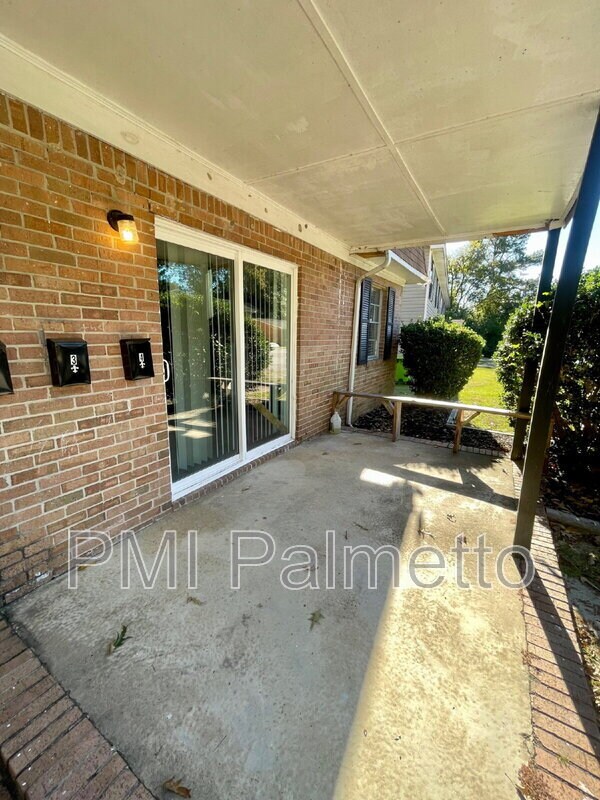 Building Photo - 1900 Tall Pines Cir