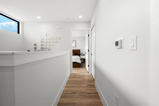 Building Photo - 206 Braeswood Rd
