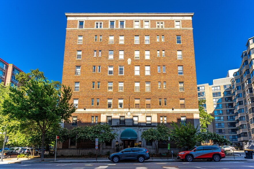 Building Photo - 1133 13th St NW